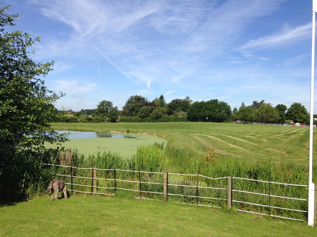 Whitethorn Bed And Breakfast Congleton Bagian luar foto